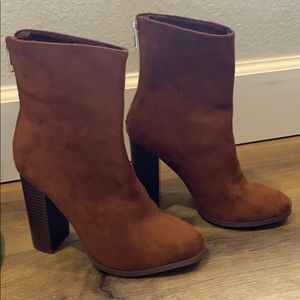 Faux suede brown bootie